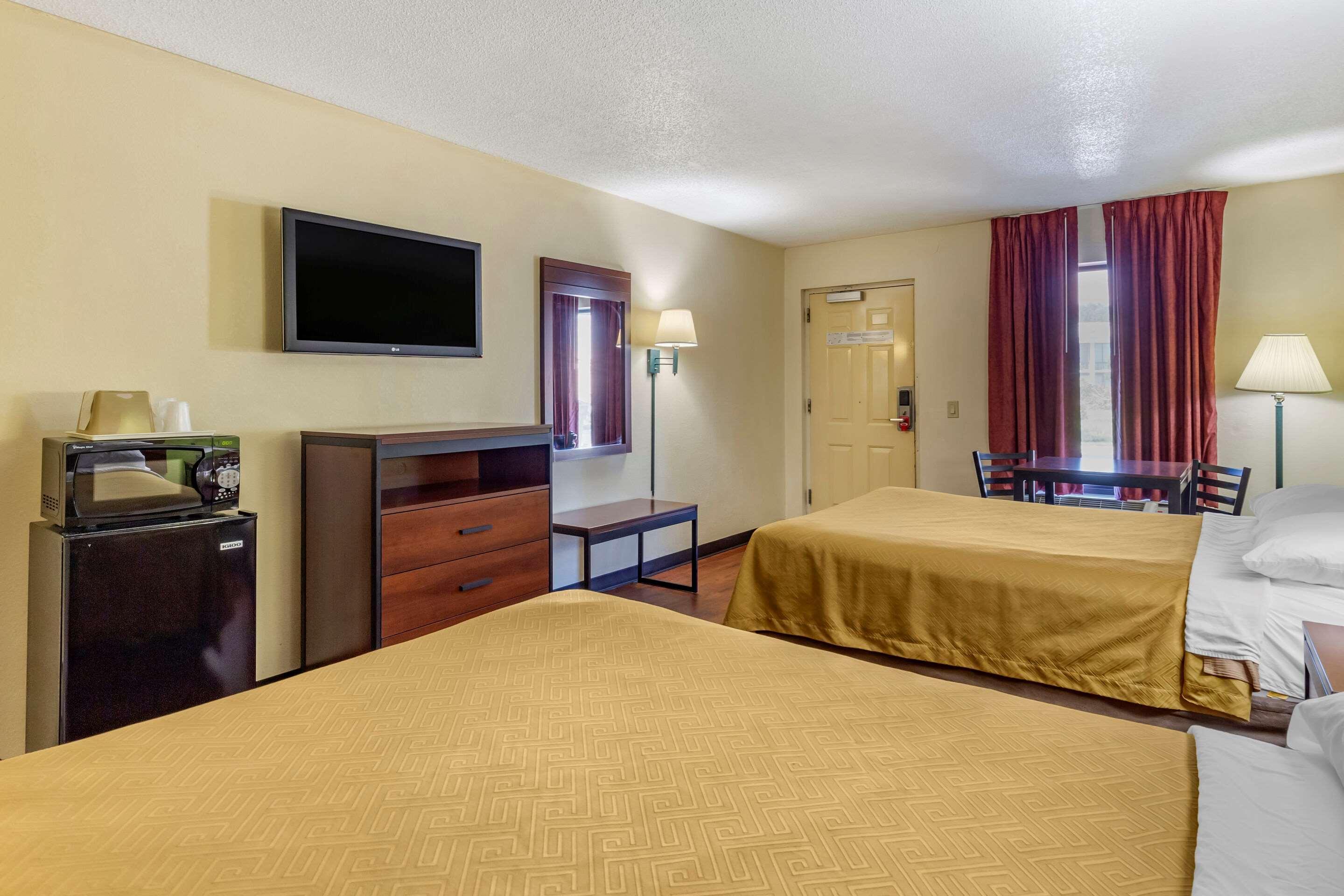 Econo Lodge Fayetteville Exterior photo