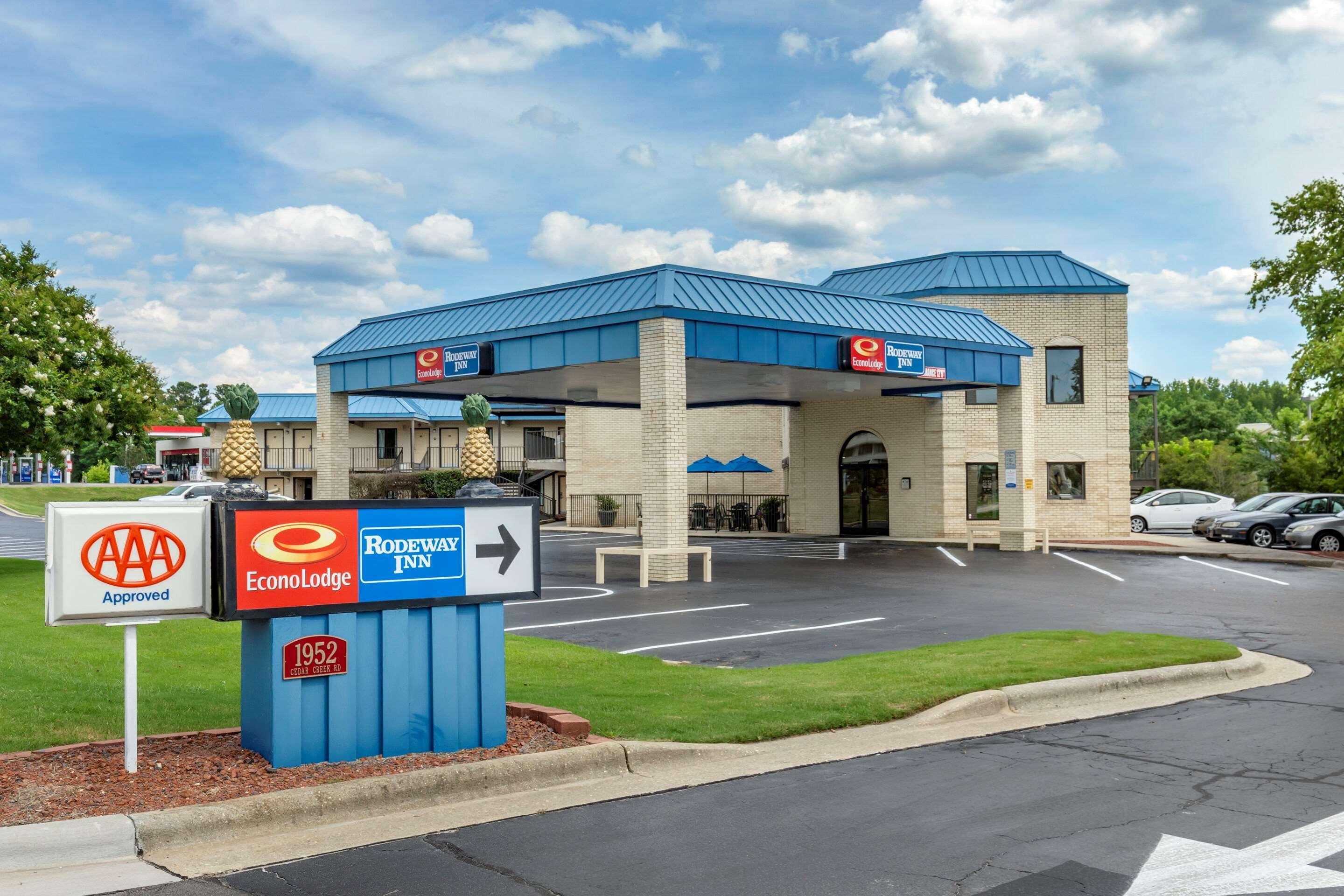 Econo Lodge Fayetteville Exterior photo