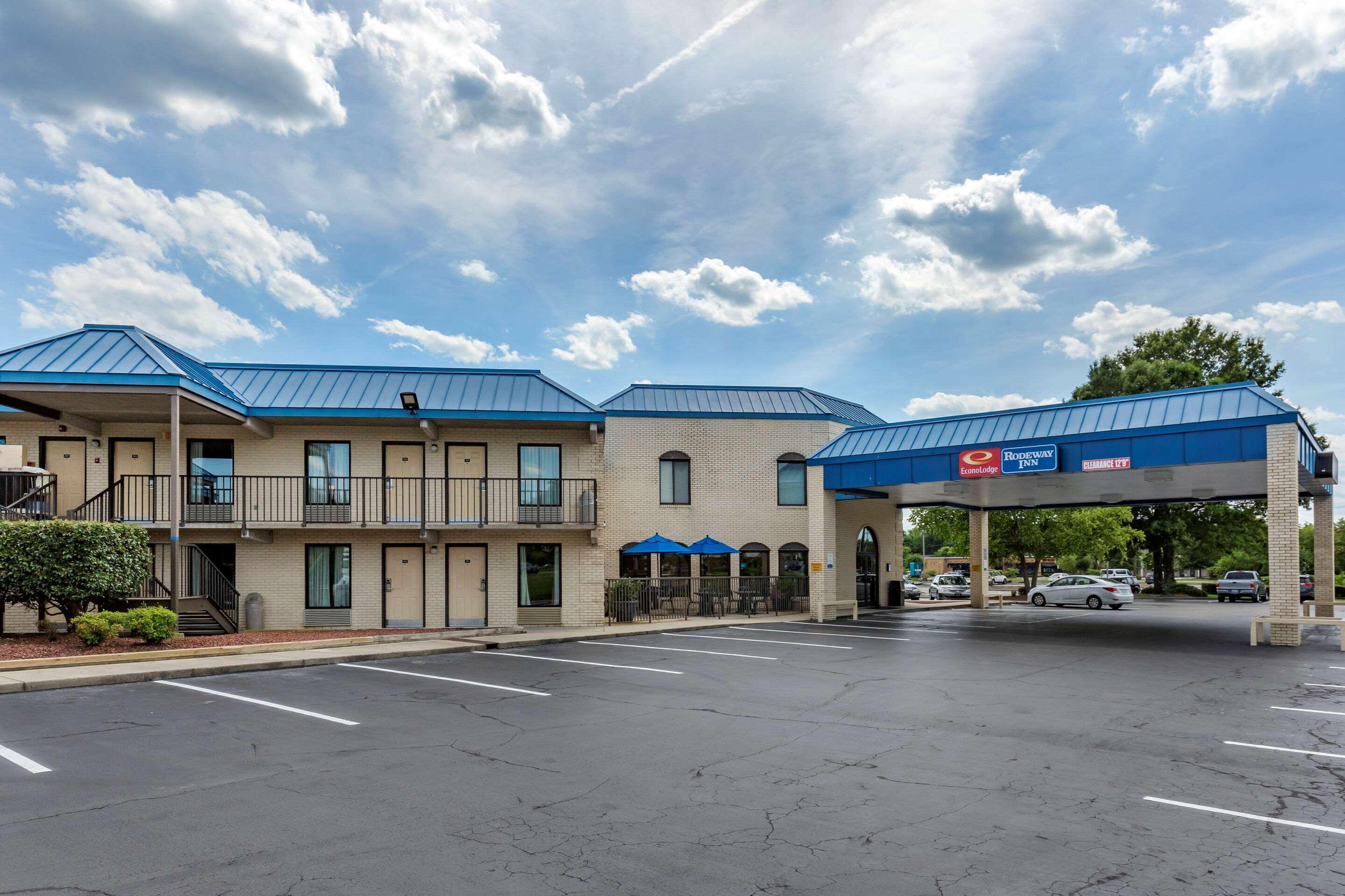 Econo Lodge Fayetteville Exterior photo