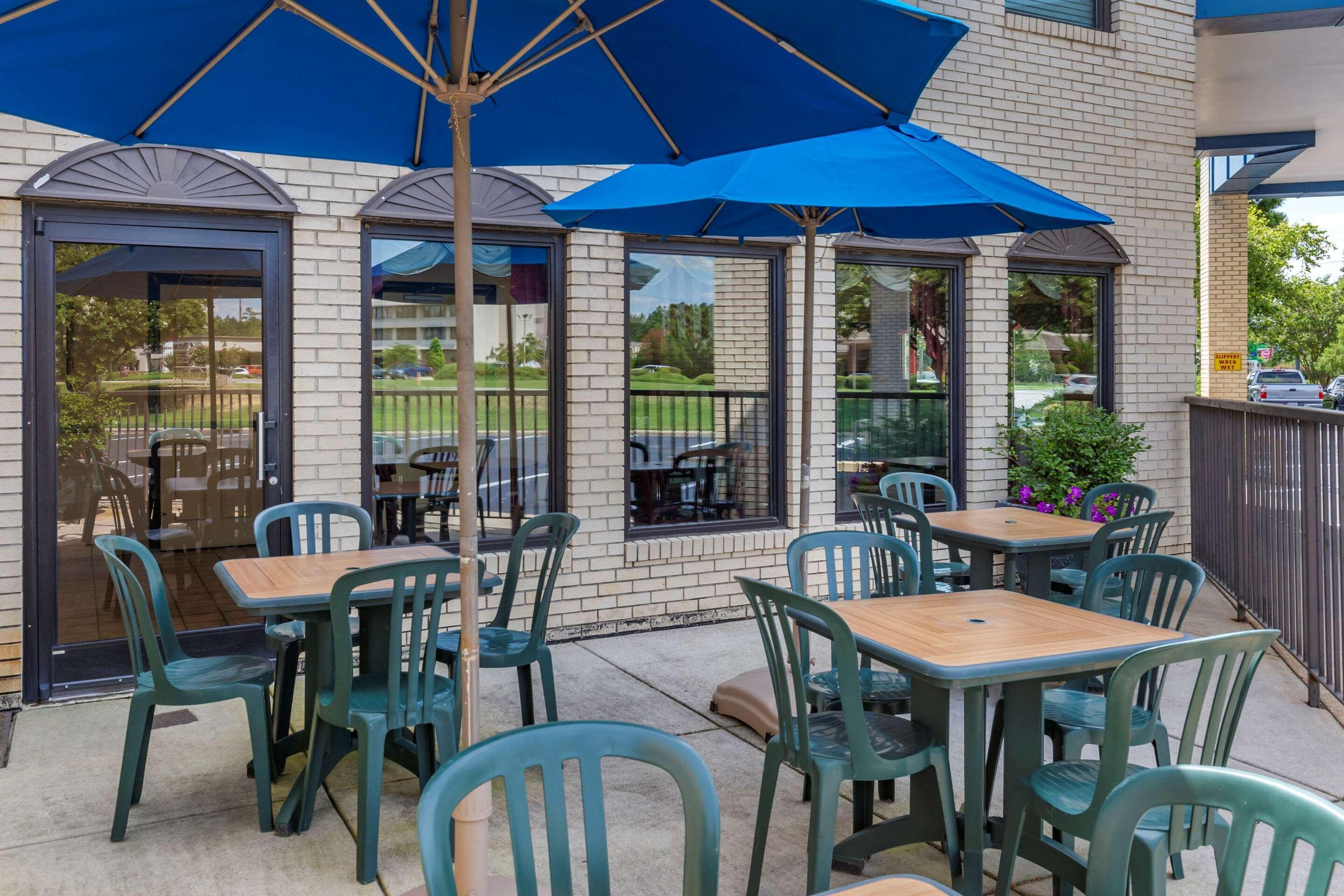 Econo Lodge Fayetteville Exterior photo