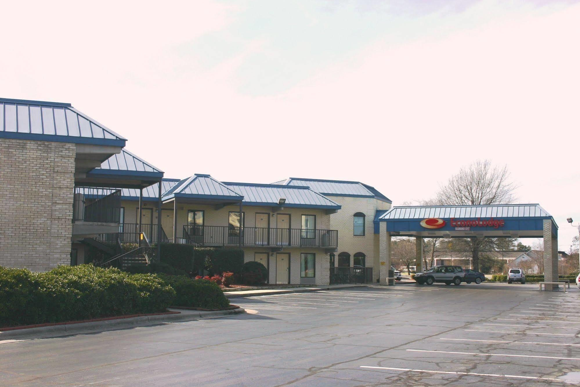 Econo Lodge Fayetteville Exterior photo